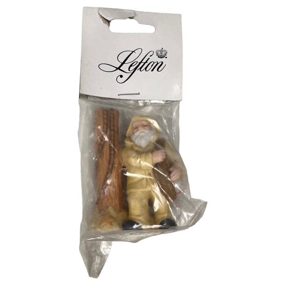 1995 Lefton Figurine ~ Fisherman, Yellow Rain Wear  #10067 Colonial Village NIP! - Picture 1 of 5